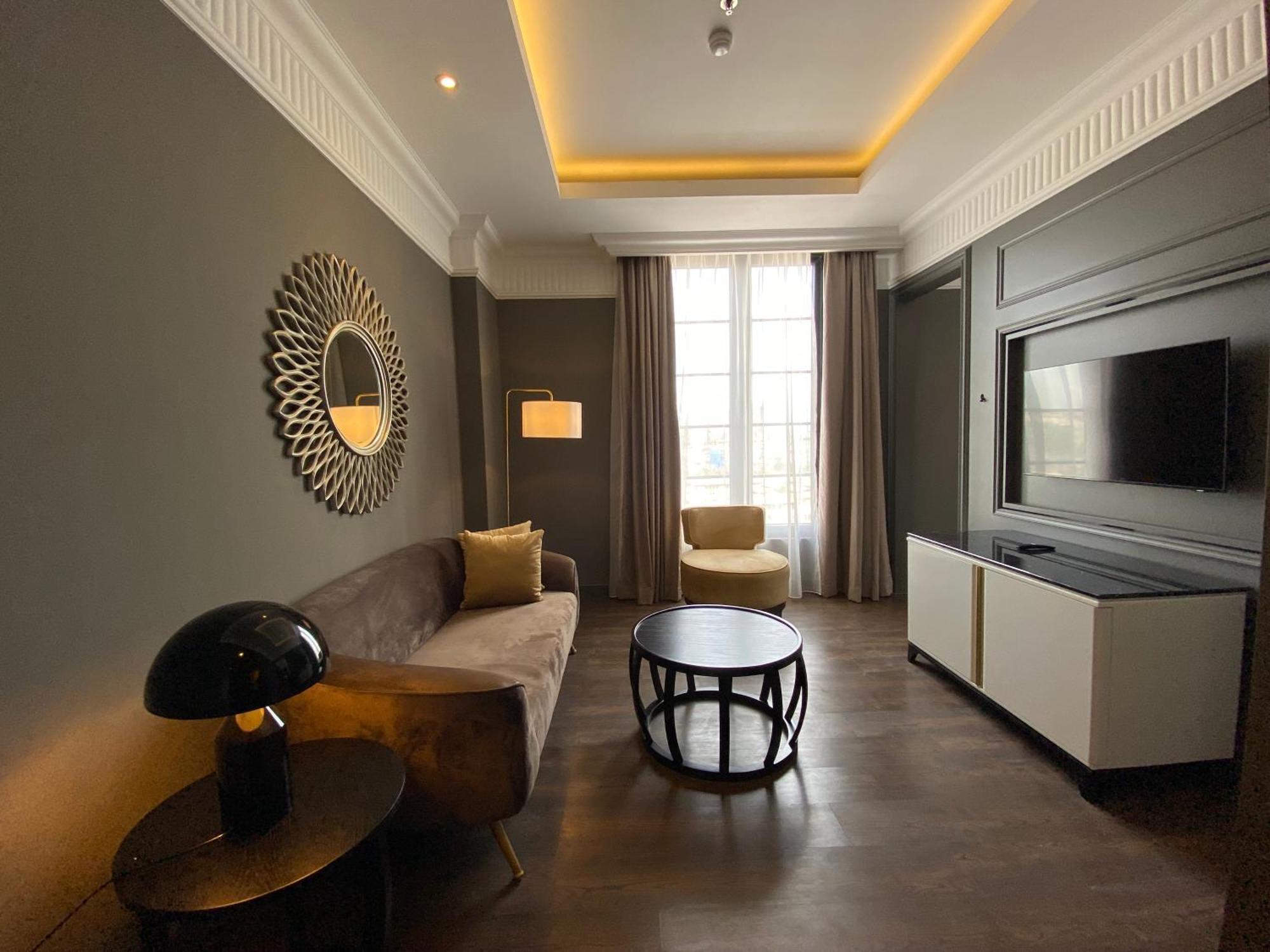 Maia Hotel Jakarta Ngoại thất bức ảnh
